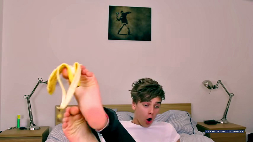 the banana fell!